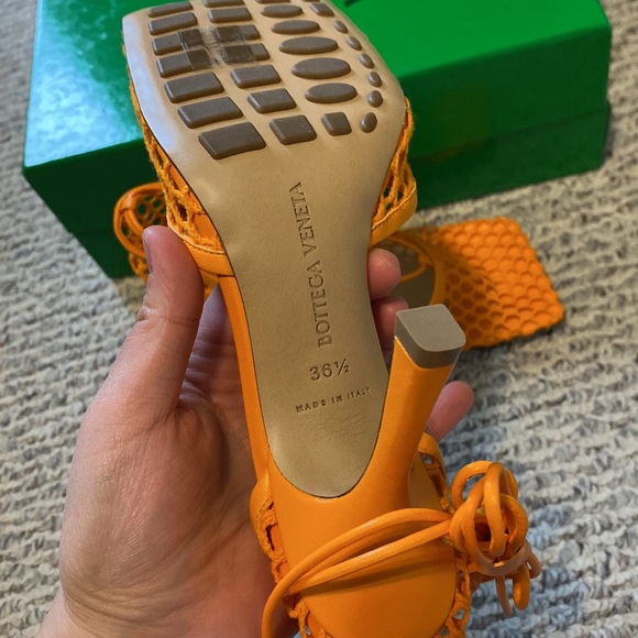 NWT BV Orange stretched lace up heel - Picture 10 of 11